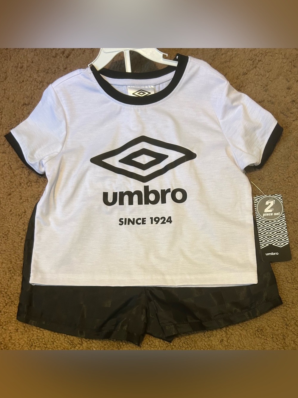 Umbro Boy’s Set Shorts & Tee Size 7-8 NEW Black Logo & Trim